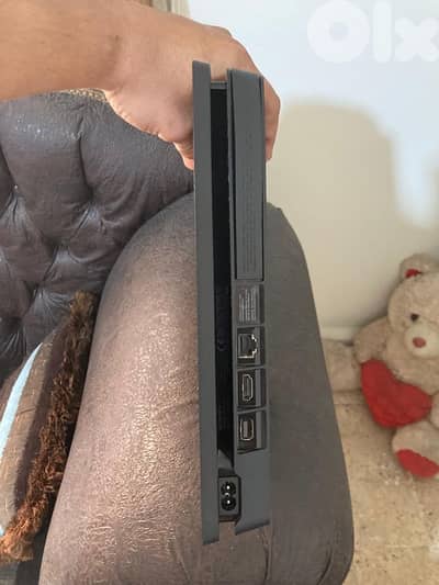 ps4 slim used like new