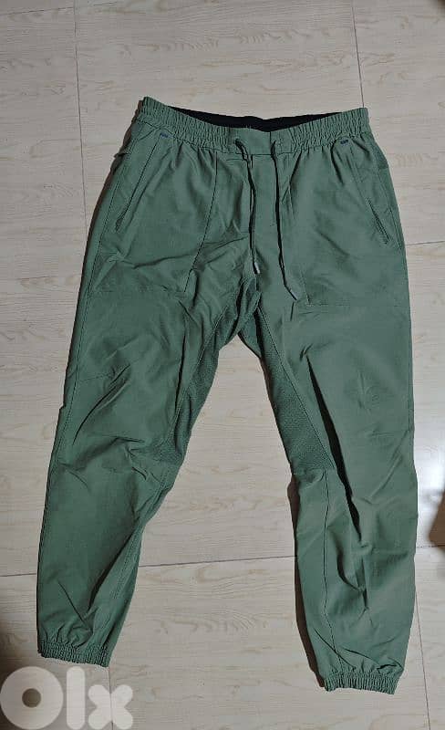 lululemon jogger original L 1