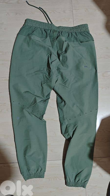 lululemon jogger original L 2