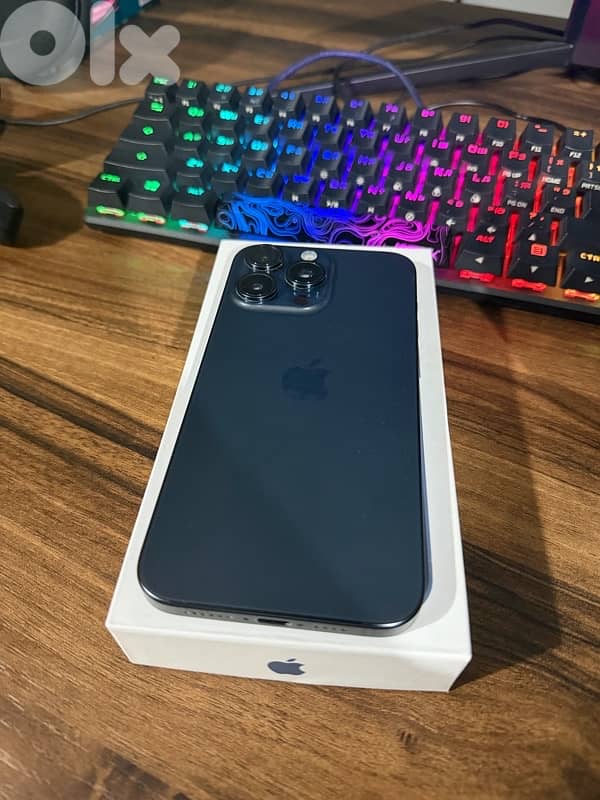 iPhone 15 pro max 256GB ESIM 1