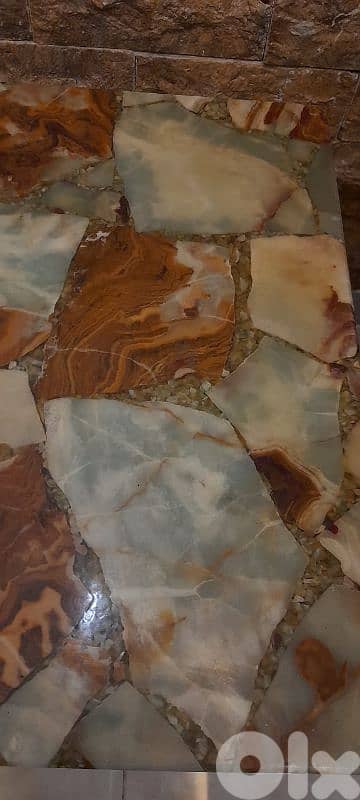 طاولة رخام وقاعدة برونز 3