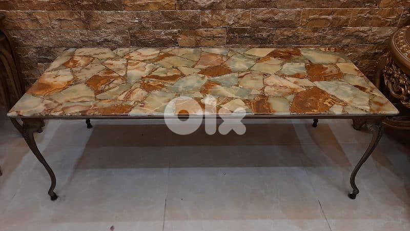 طاولة رخام وقاعدة برونز 5