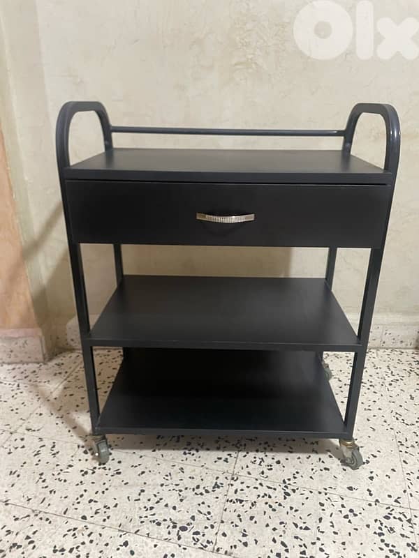 tawle طاوله مع دواليب 0