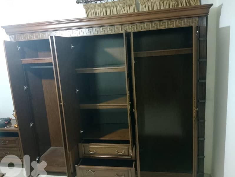 Complete Bedroom Set – Good Condition - Free Mattress 3