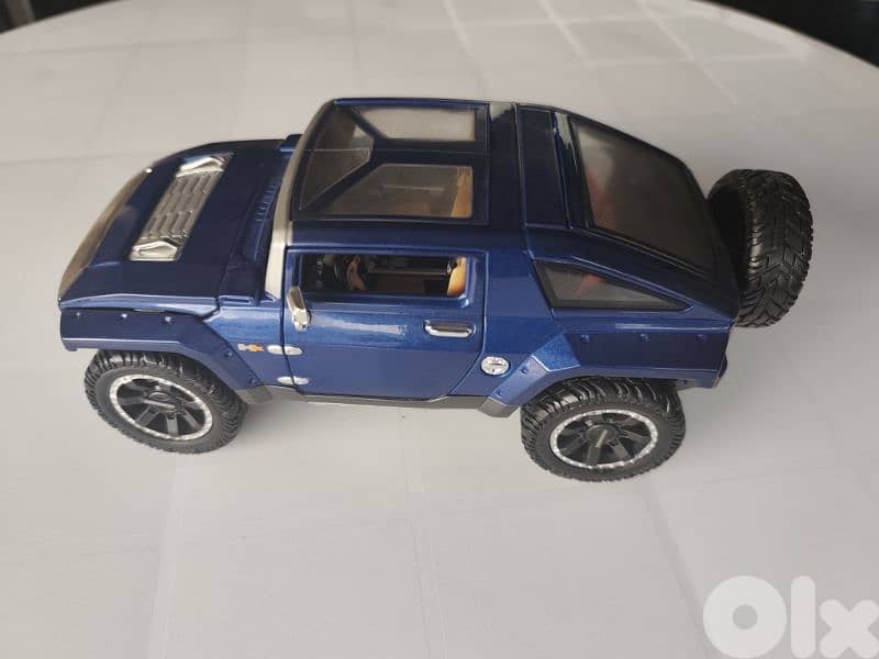 maisto 1/18 hummer hx,dark blue 1