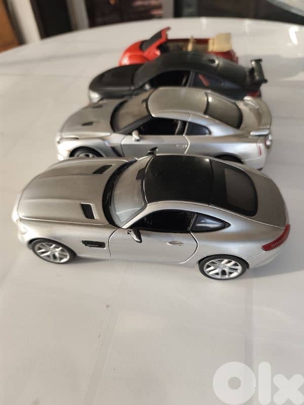 maisto 1/24, 4 cars,new beetle,nissan gtr,mercedes amg gt,bmw m4-gts 2