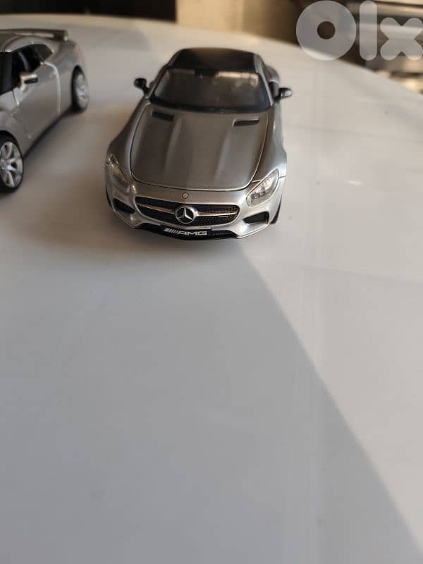 maisto 1/24, 4 cars,new beetle,nissan gtr,mercedes amg gt,bmw m4-gts 7