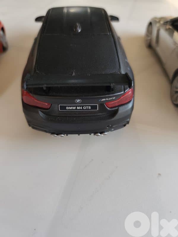maisto 1/24, 4 cars,new beetle,nissan gtr,mercedes amg gt,bmw m4-gts 10