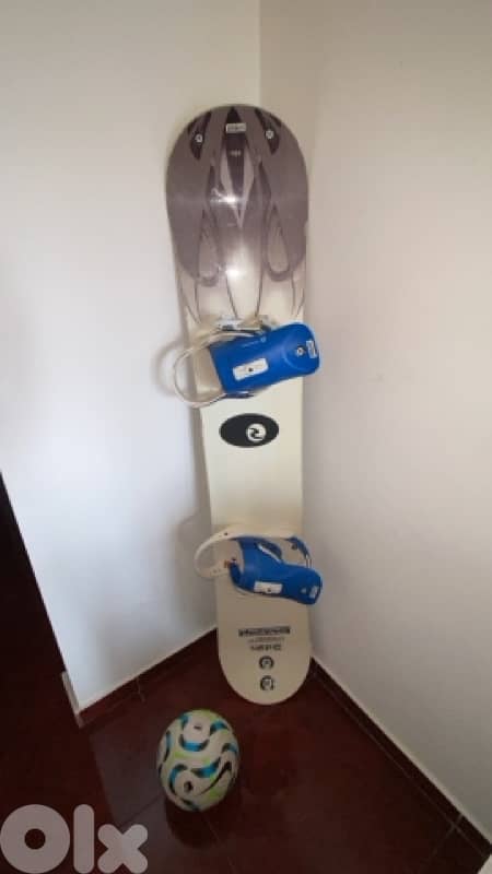 Snowboard With Rossignol  bindings 0