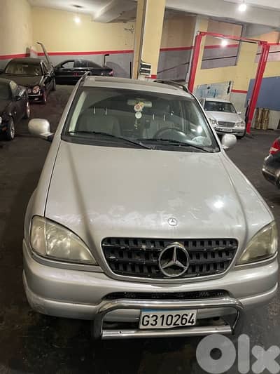 مرسيدس بنز ام ال - كلاس 2000