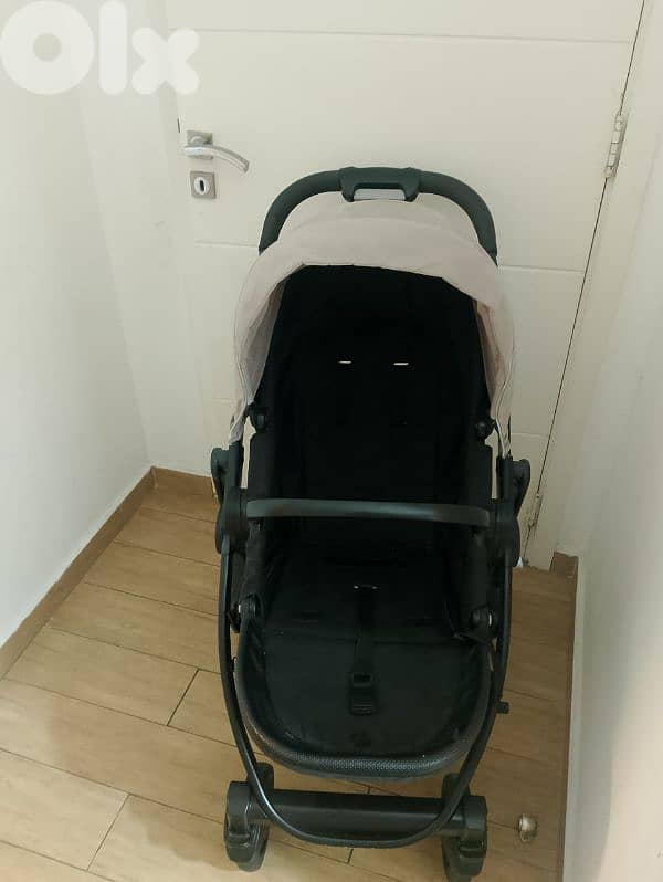 Stroller + 2 car seats 2