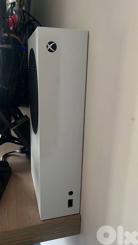 xbox series s with battery 1