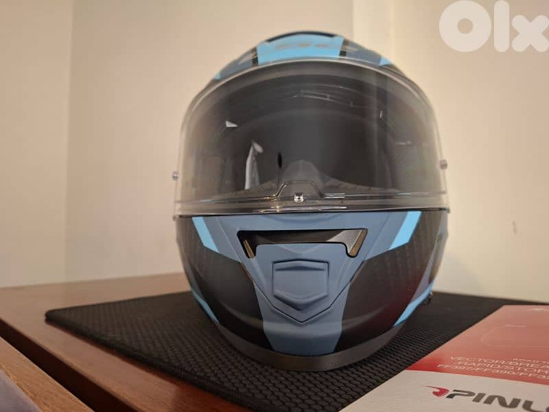 LS2 Storm 2 helmet - Medium Sized - Used for 3 rides only 4