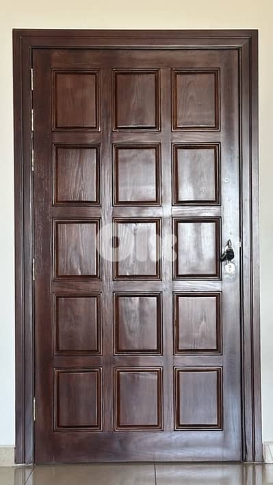 Oakwood massif entrance door