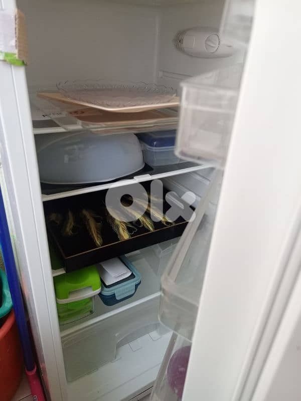 براد وسط بحالة جيدة مصروف اقل من نص امبير 2