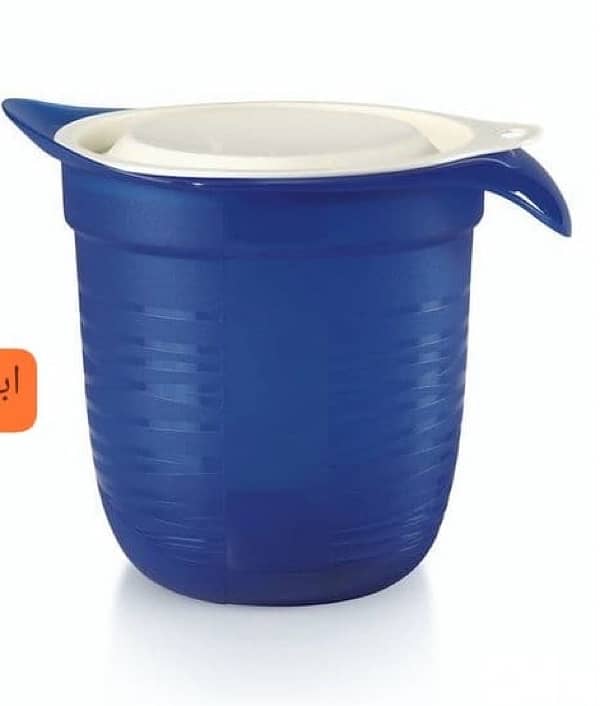 Tupperware lunchboxes and water bottles 10