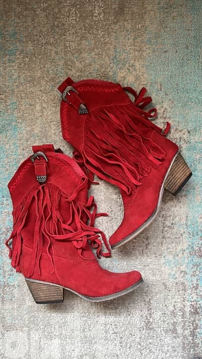 SUEDE BOOTS