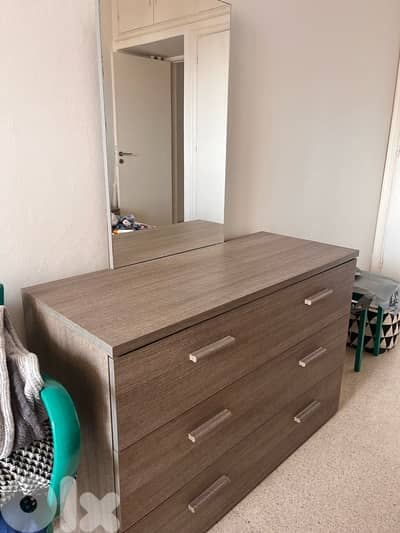 dressing table with mirror and drawers
