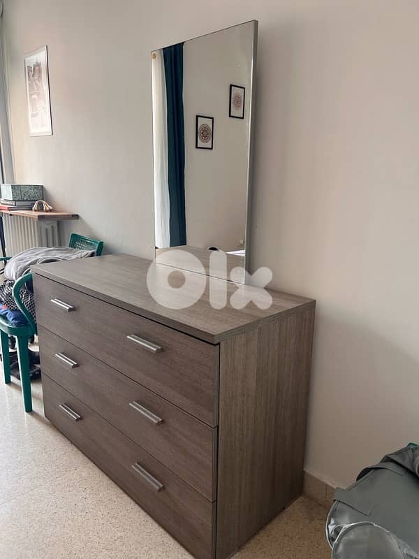 dressing table with mirror and drawers 1