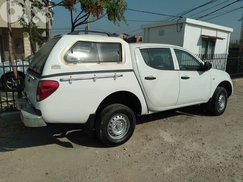 ميتسوبيشي فور ويل (4×4) 1