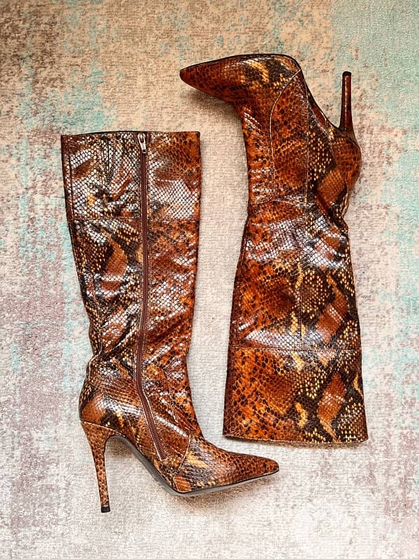 Italian boots like new 0