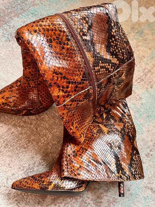 Italian boots like new 3