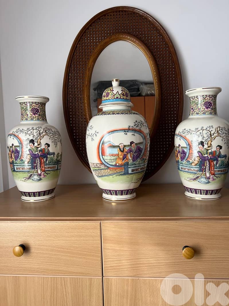 Chinese porcelain vases 0
