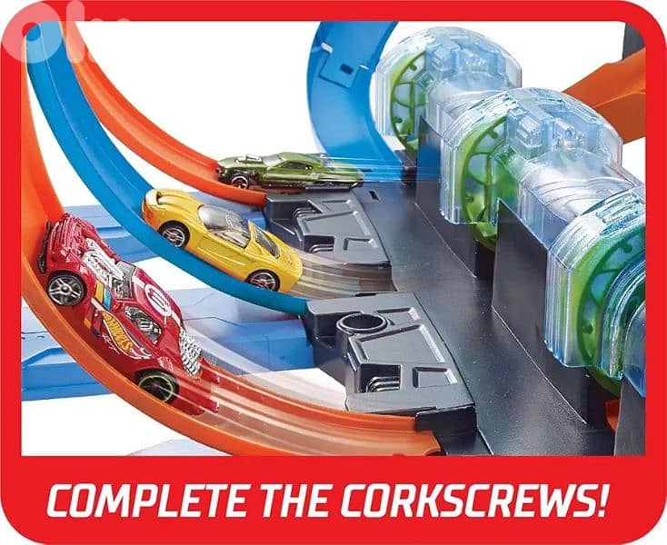 hotwheels corkscrew crash motorized track 2