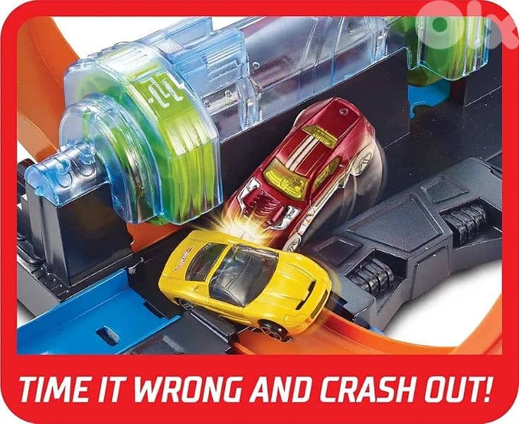 hotwheels corkscrew crash motorized track 5