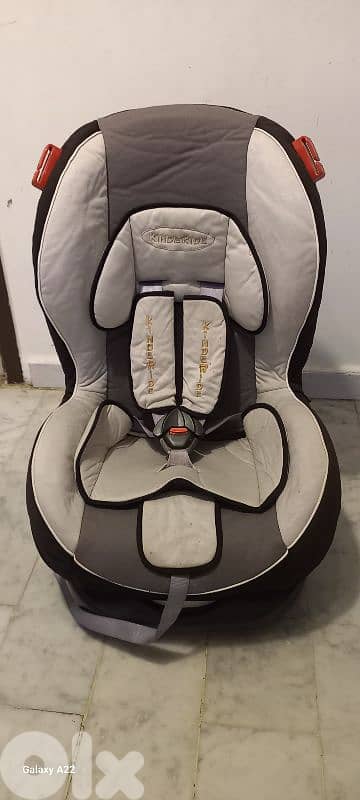 car seat 0