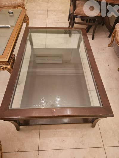 طاولة لغرفة جلوس