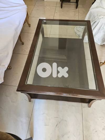 طاولة لغرفة جلوس