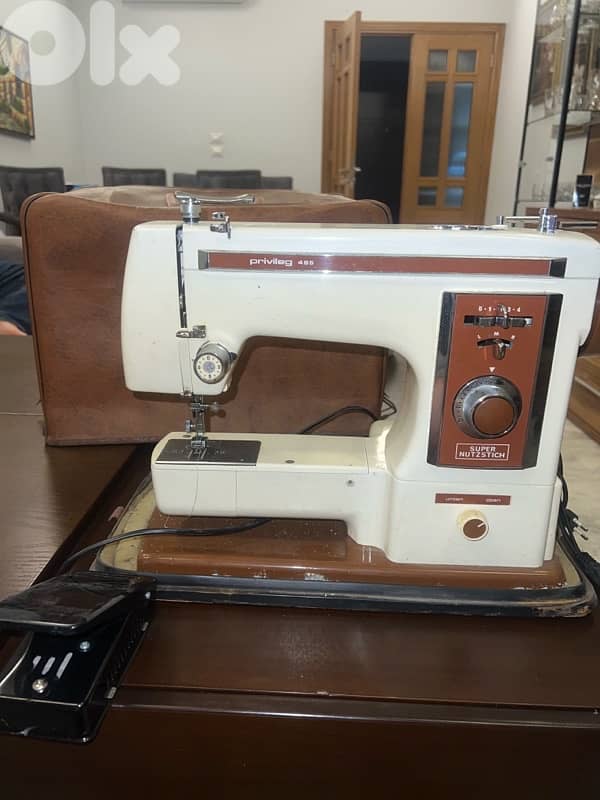 Privileg 485 german heavy duty electric sewing machine 0