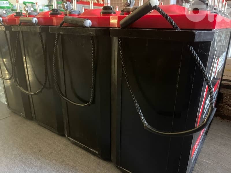 series 4 batteries livguard orginal 200 amp excellent condition used 2