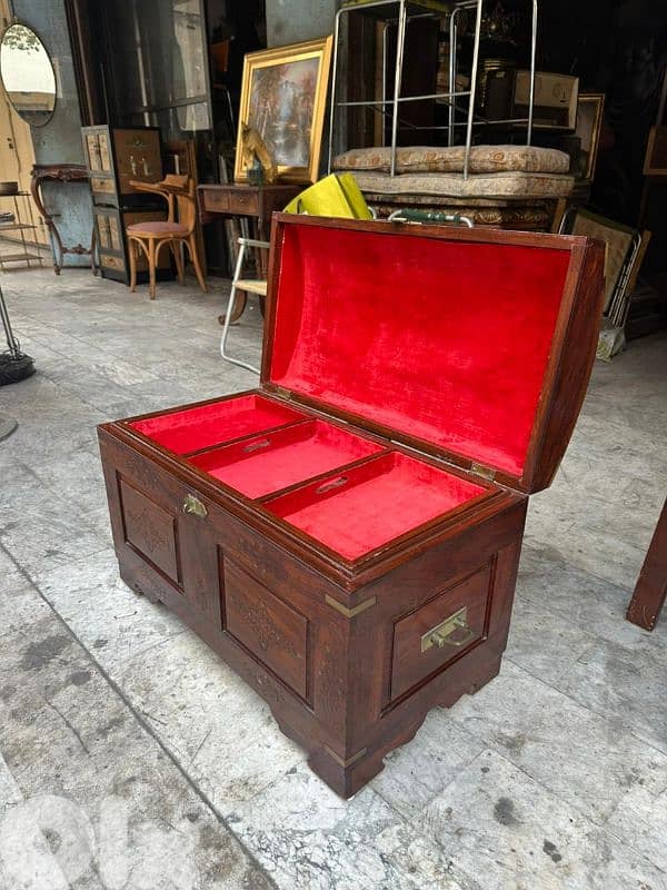 antique box hand made صندوق انتيك روعة خشب جوز تنزيل نحاس 3