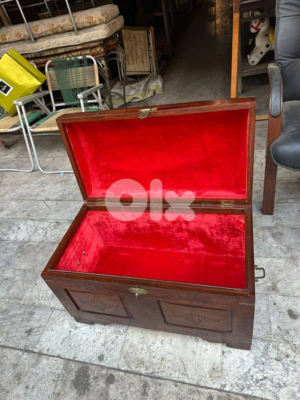 antique box hand made صندوق انتيك روعة خشب جوز تنزيل نحاس 7