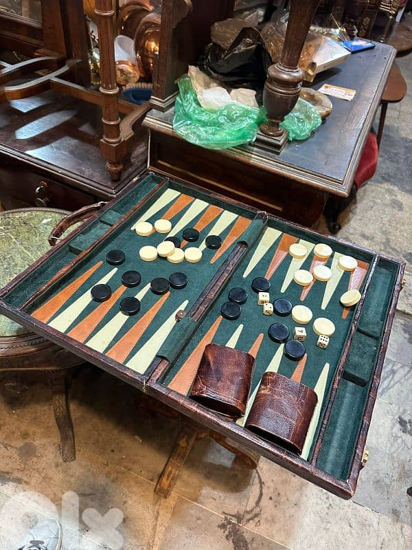 طاولة زهر انتيك شنطة جلد مع كامل الأحجار عضم اصلي روعة 3