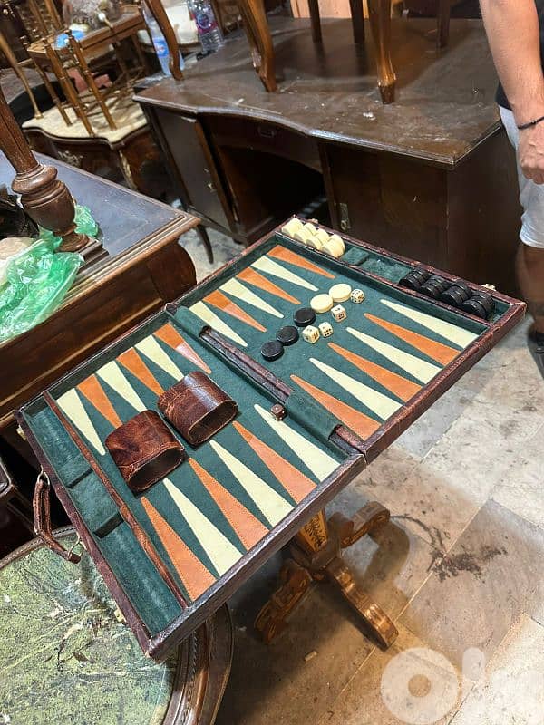 طاولة زهر انتيك شنطة جلد مع كامل الأحجار عضم اصلي روعة 7