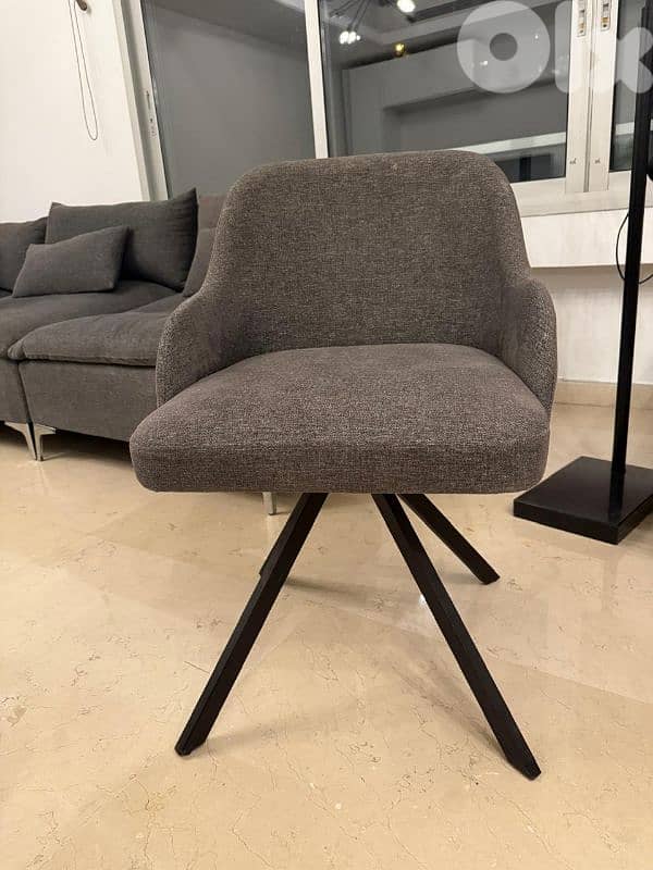 غرفة جلوس كامله و 6 كراسي سفره 2