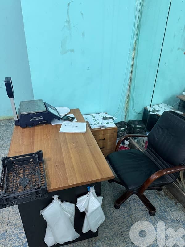 مكتب وكرسي و جارور 0