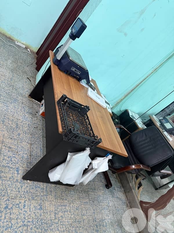 مكتب وكرسي و جارور 2