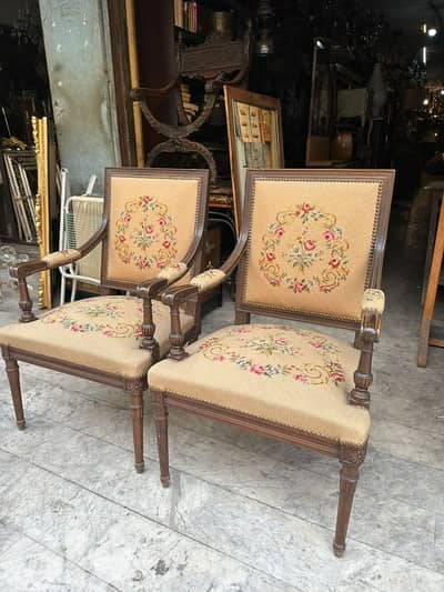 french feauteuil aubusson x2 كنب فوتوي صالون عدد ٢ اوبيسون