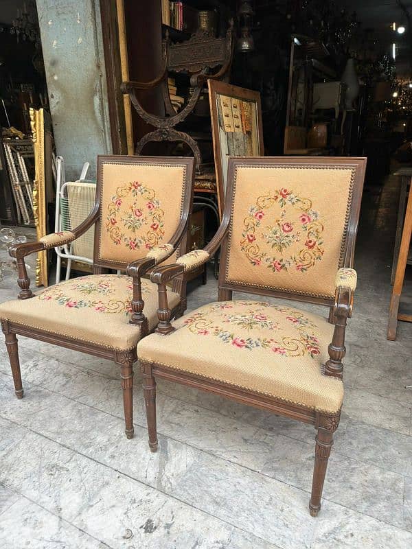 french feauteuil aubusson x2 كنب فوتوي صالون عدد ٢ اوبيسون 0