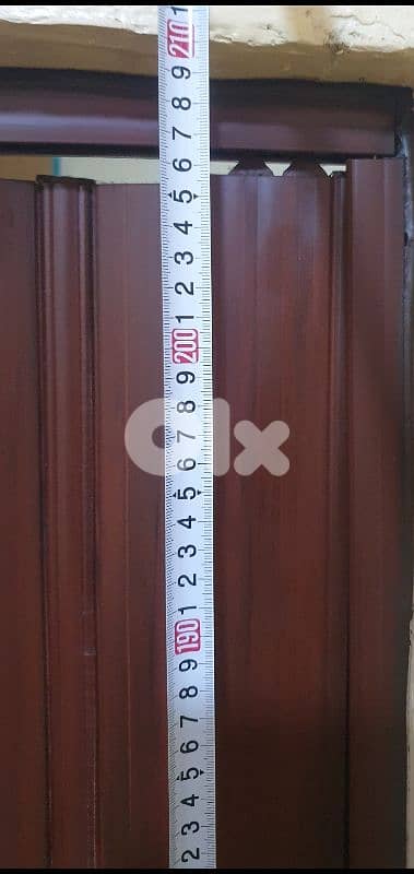 Occardion door used clean very good condition 30$ b ashrafiye 03723895 2