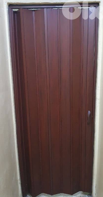 Occardion door used clean very good condition 30$ b ashrafiye 03723895 3