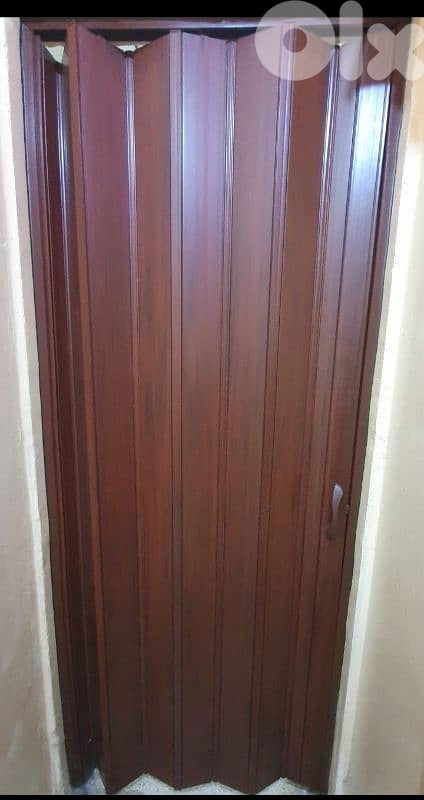 Occardion door used clean very good condition 30$ b ashrafiye 03723895 4
