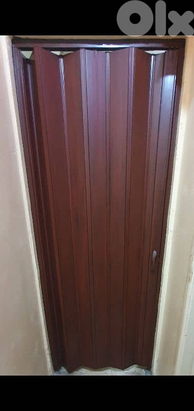 Occardion door used clean very good condition 30$ b ashrafiye 03723895 5