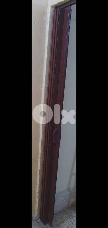 Occardion door used clean very good condition 30$ b ashrafiye 03723895 7