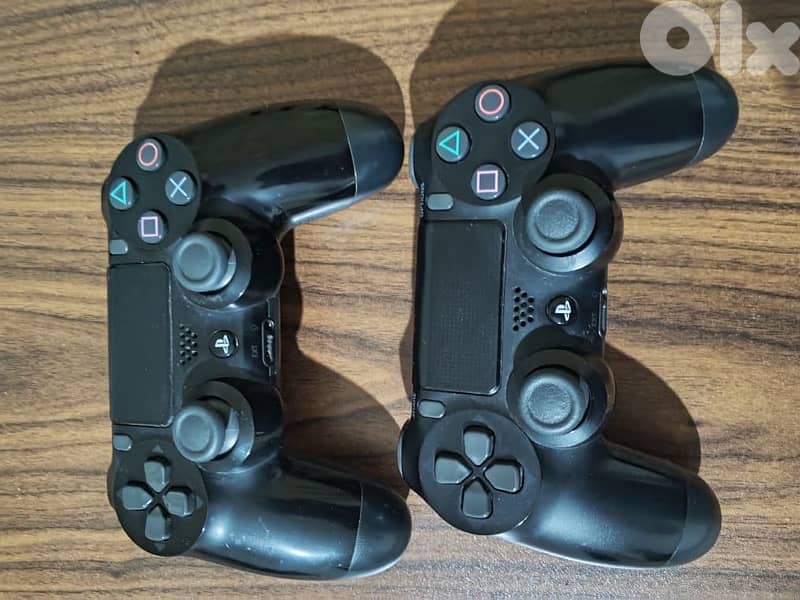 ps4slim 1tb two original consoles 0