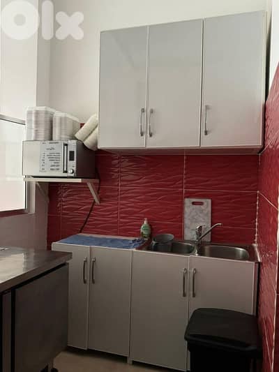 عدة مطعم مستعملة لتواصل:76855854